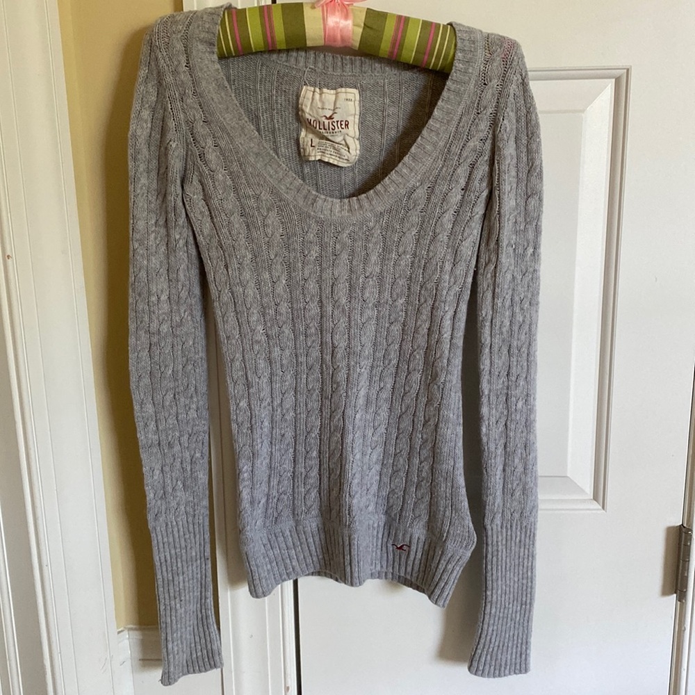Hollister Grey sweater Size L